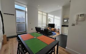Delightful & Spacious Flat In London - Peckham